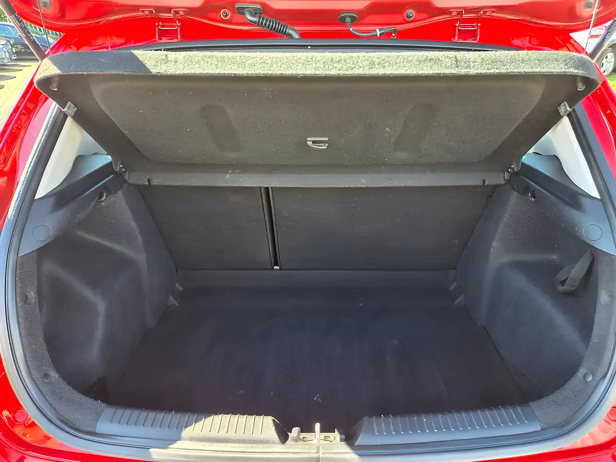 Used 2014 Kia Ceed VR7 Red - Interior and Exterior details 19