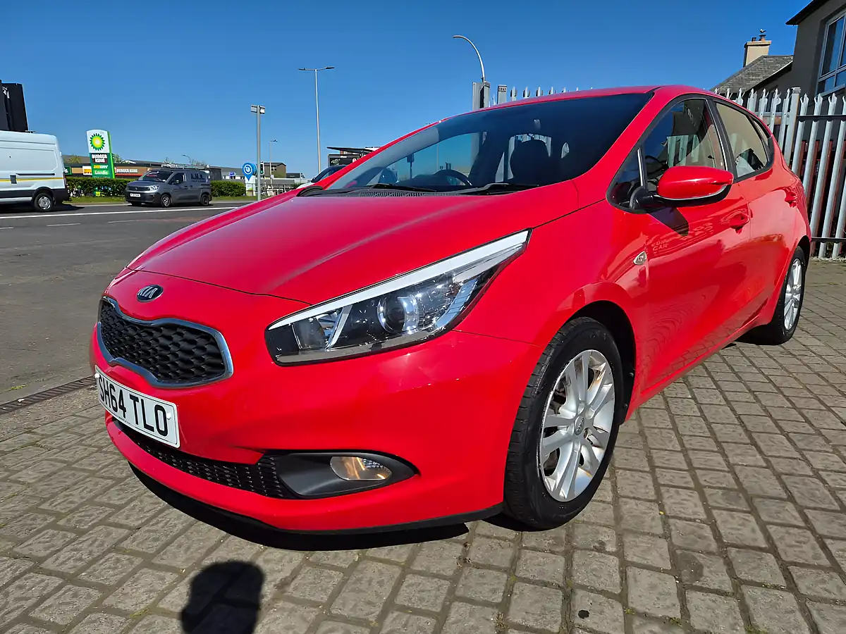 Used 2014 Kia Ceed VR7 Red - Interior and Exterior details 4