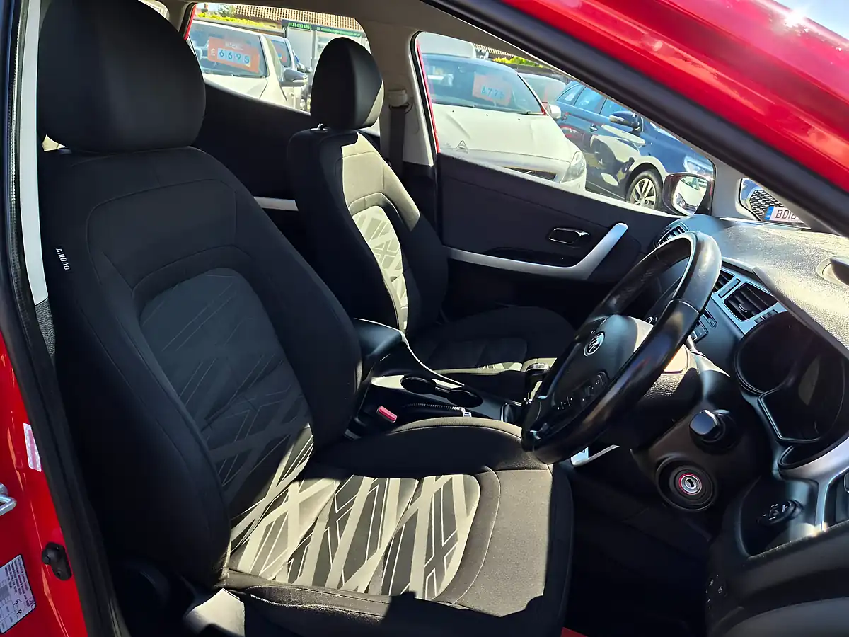 Used 2014 Kia Ceed VR7 Red - Interior and Exterior details 8