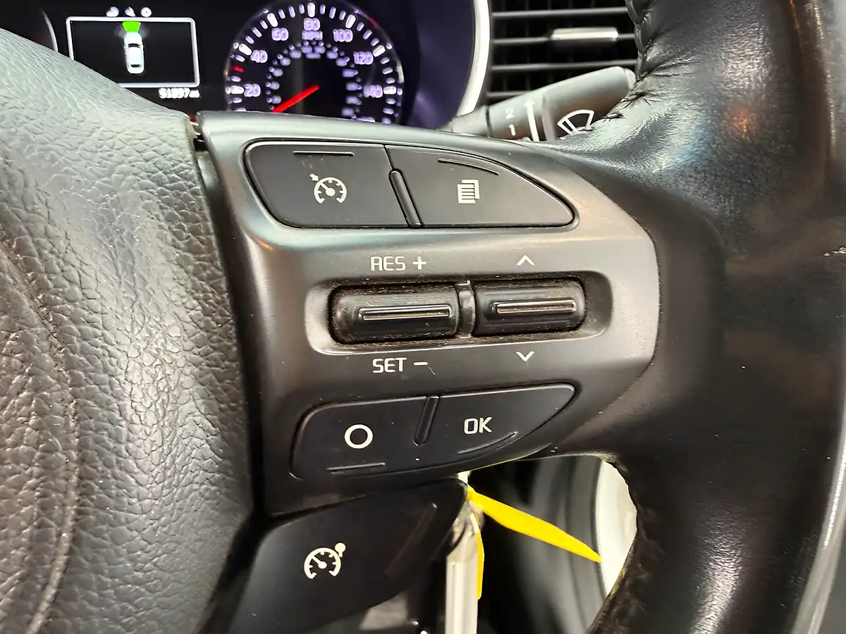 Used 2014 Kia Optima Ecodynamics 2 White - Interior and Exterior details 18