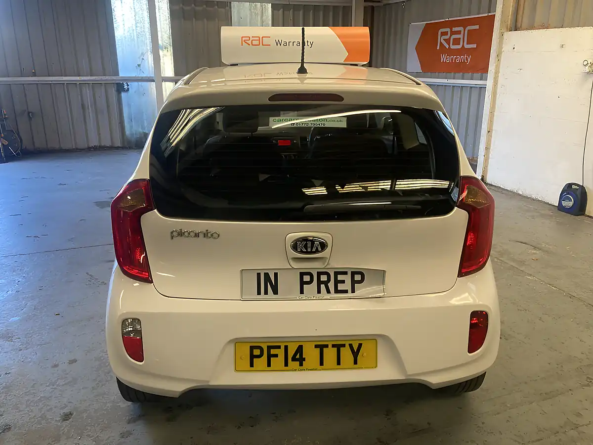 Used 2014 Kia Picanto 1 3DR White - Interior and Exterior details 7