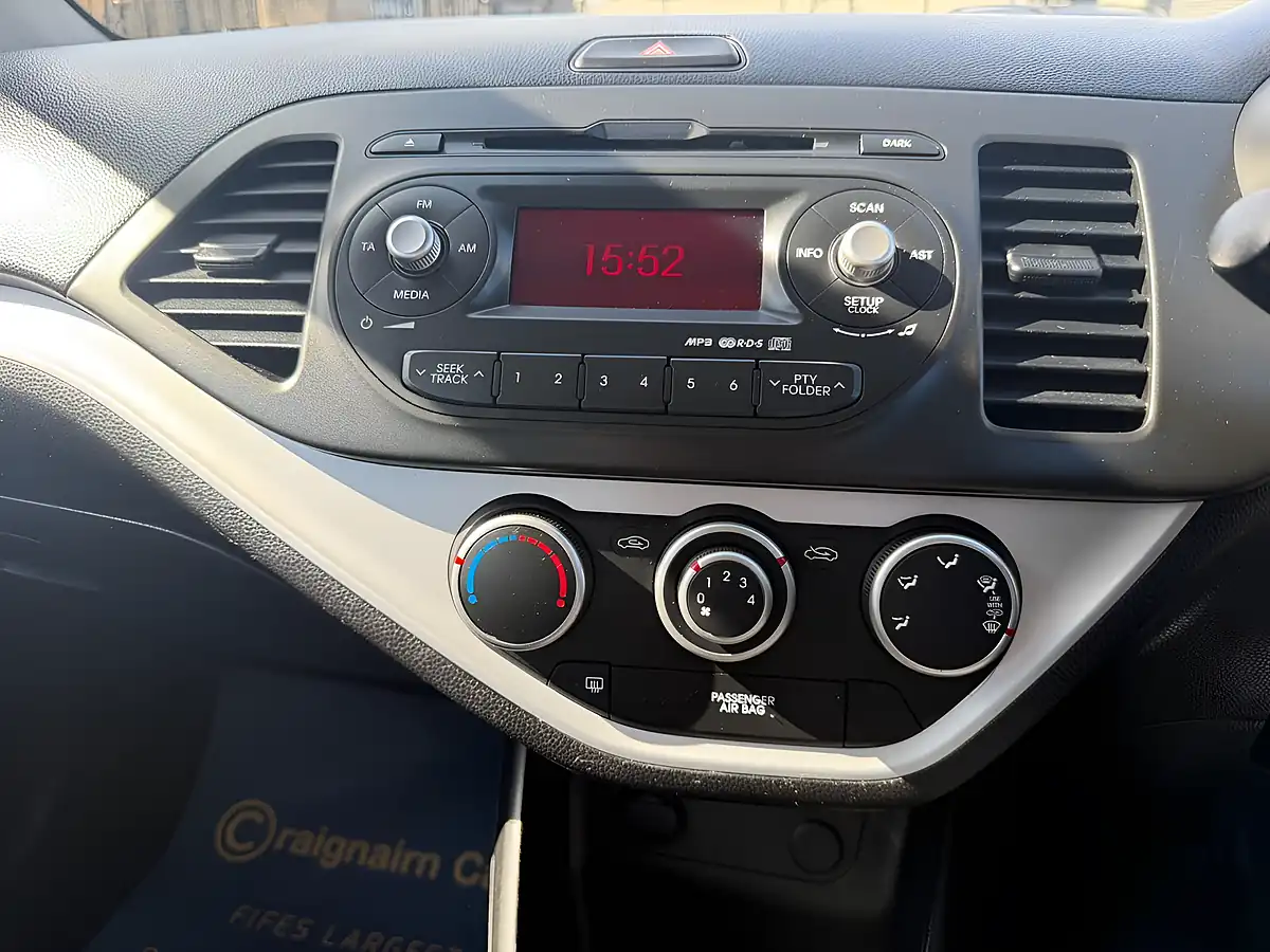 Used 2014 Kia Picanto 1 White - Interior and Exterior details 18