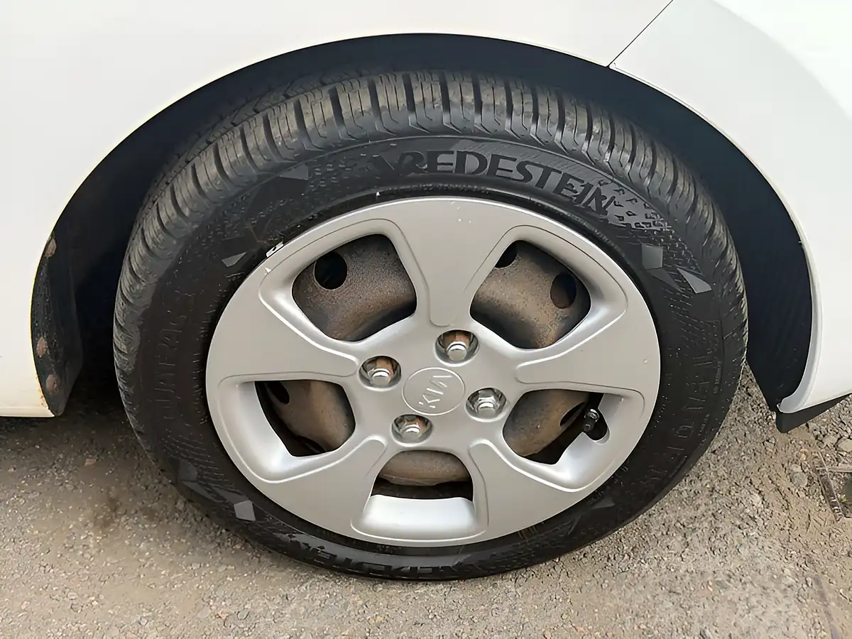 Used 2014 Kia Picanto 1 White - Interior and Exterior details 10
