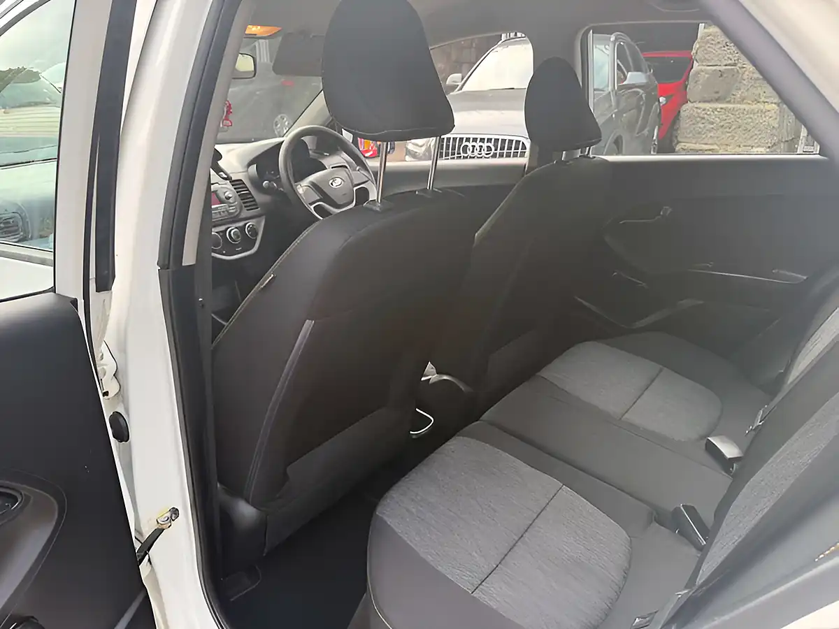 Used 2014 Kia Picanto 1 White - Interior and Exterior details 15