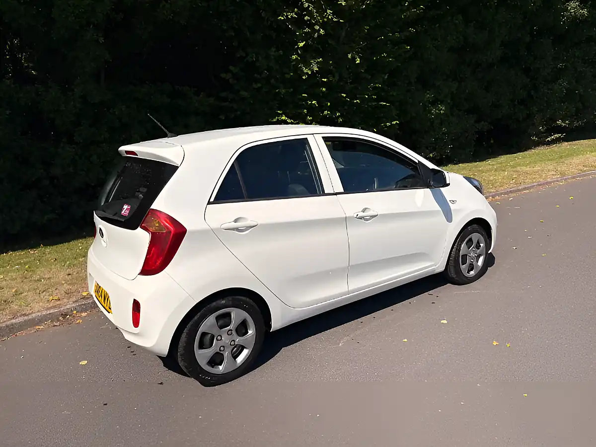 Used 2014 Kia Picanto 1 White - Interior and Exterior details 3