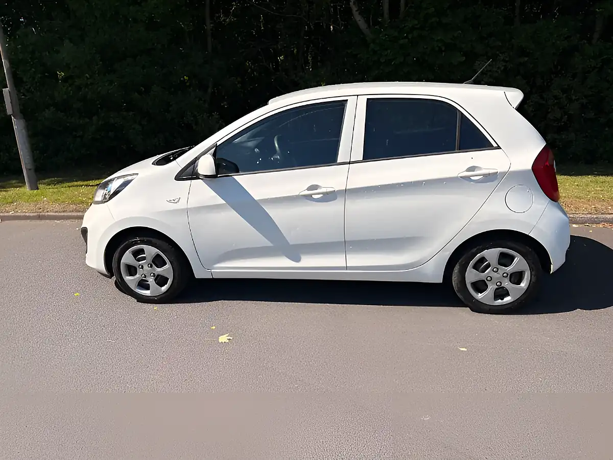 Used 2014 Kia Picanto 1 White - Interior and Exterior details 7