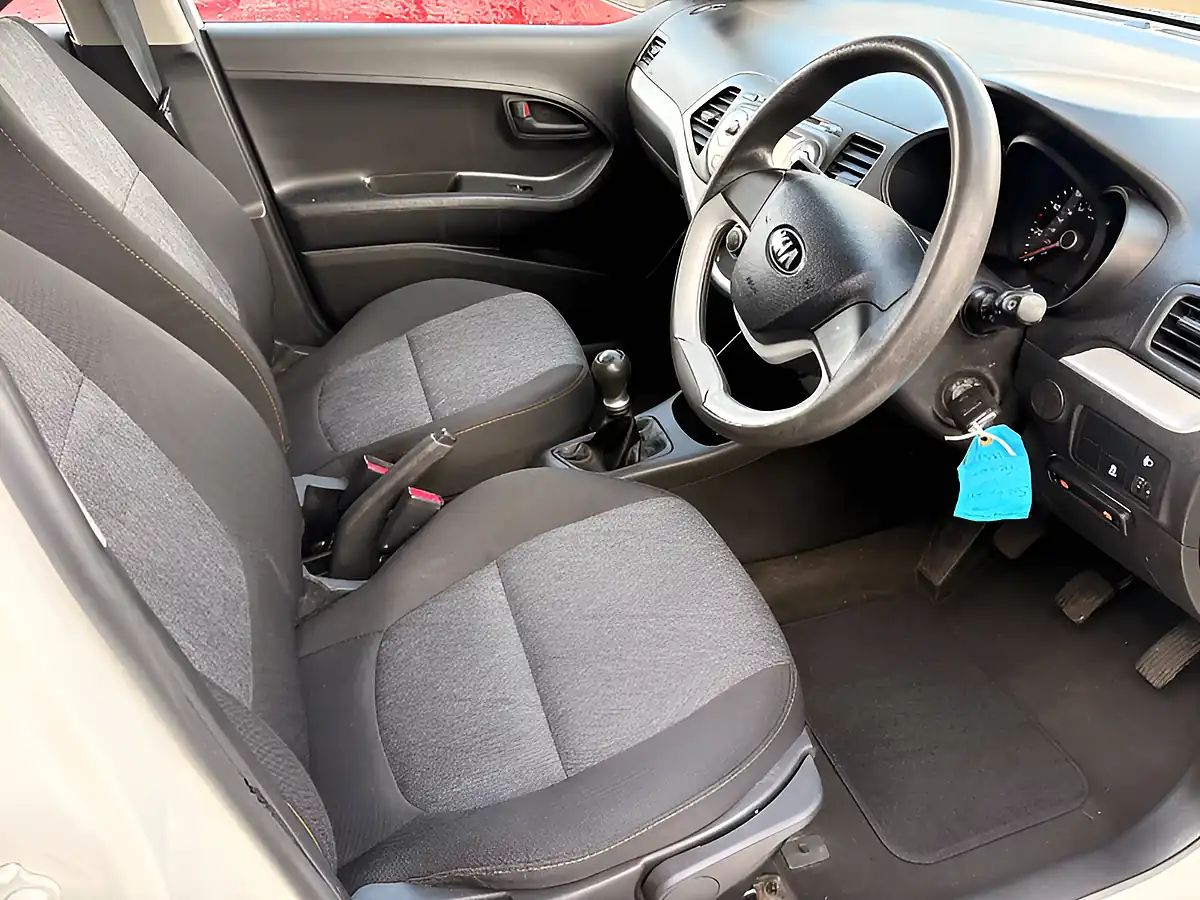 Used 2014 Kia Picanto 1 White - Interior and Exterior details 10