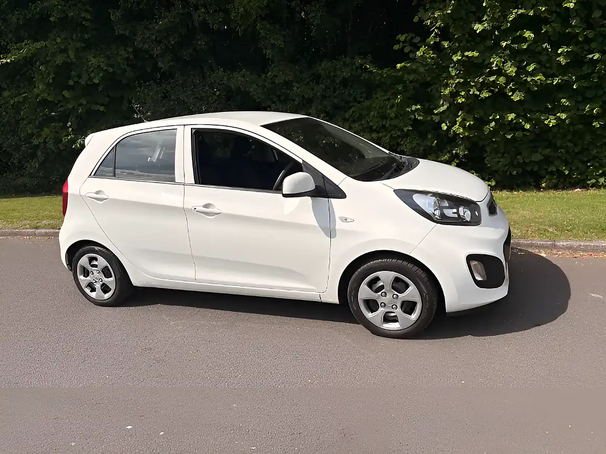 Used 2014 Kia Picanto 1 White - Interior and Exterior details 2