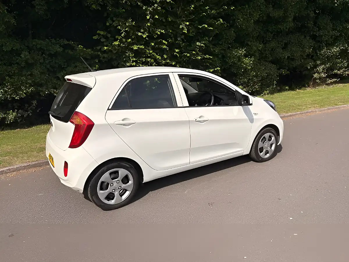 Used 2014 Kia Picanto 1 White - Interior and Exterior details 3
