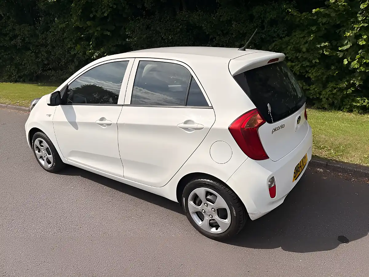 Used 2014 Kia Picanto 1 White - Interior and Exterior details 8