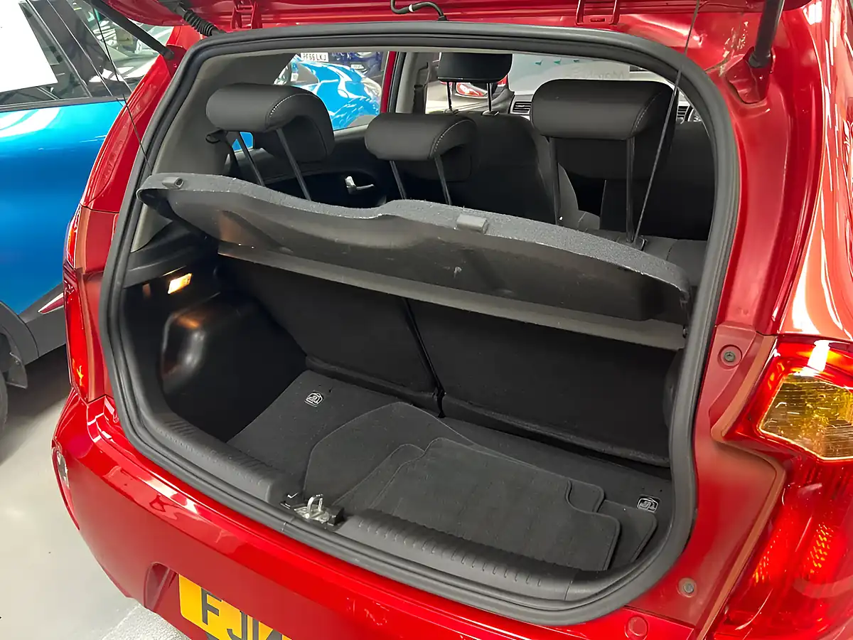 Used 2014 Kia Picanto 2 Red - Interior and Exterior details 12