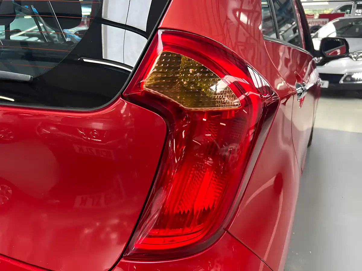 Used 2014 Kia Picanto 2 Red - Interior and Exterior details 15
