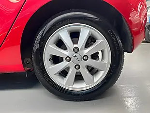 Used 2014 Kia Picanto 2 Red - Interior and Exterior details 9