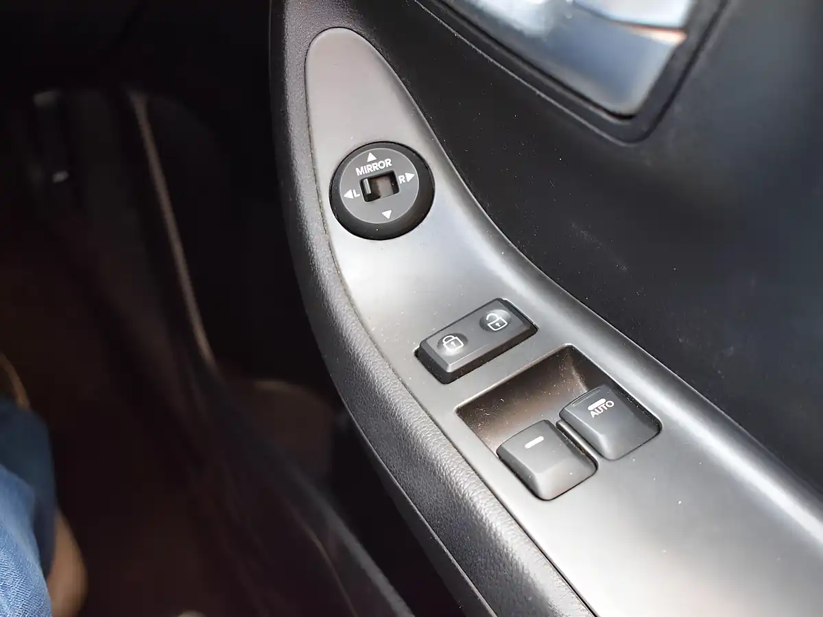 Used 2014 Kia Picanto City Euro 5 3dr Silver - Interior and Exterior details 11