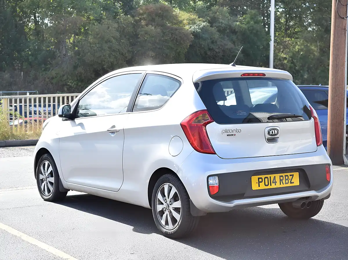 Used 2014 Kia Picanto City Euro 5 3dr Silver - Interior and Exterior details 5