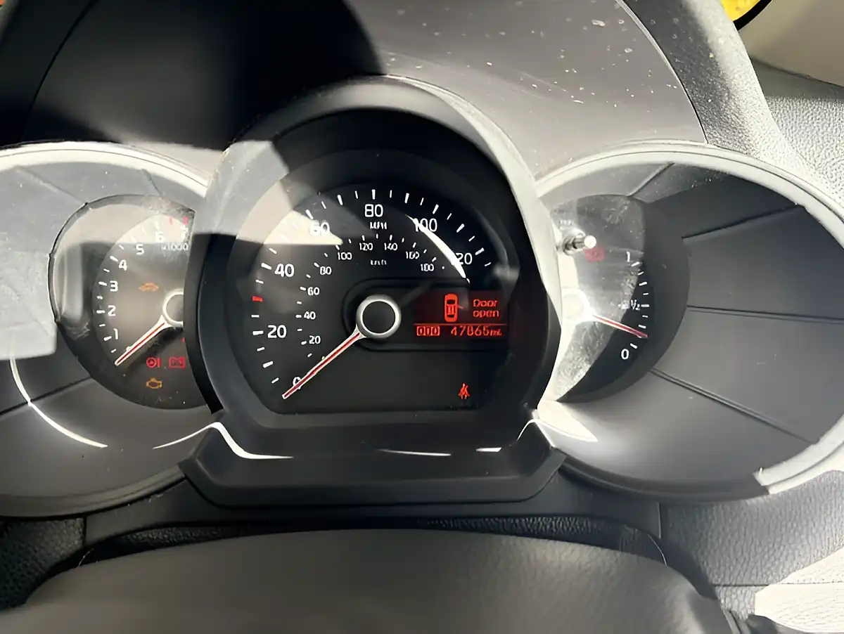 Used 2014 Kia Picanto City Silver - Interior and Exterior details 10