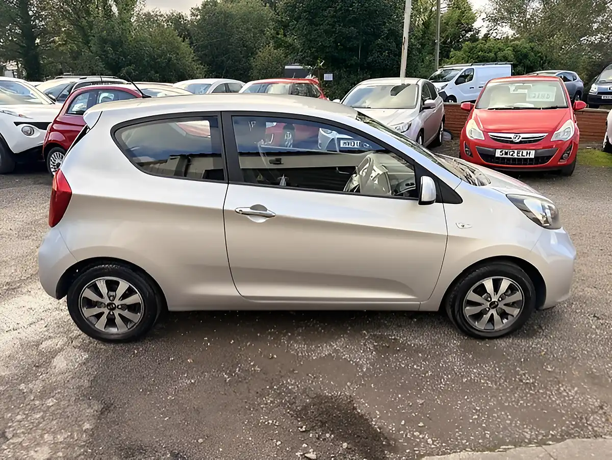 Used 2014 Kia Picanto City Silver - Interior and Exterior details 2