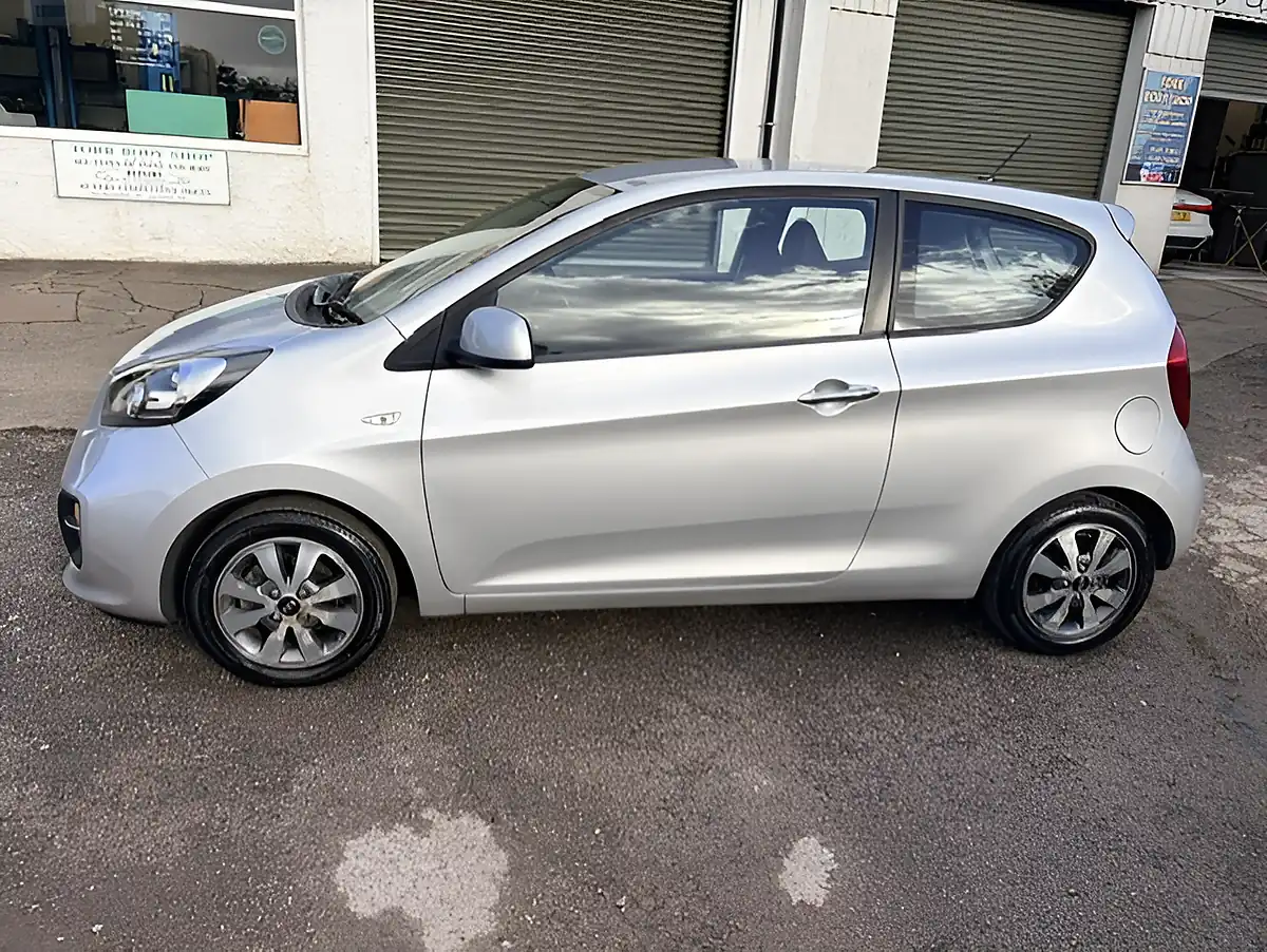 Used 2014 Kia Picanto City Silver - Interior and Exterior details 4