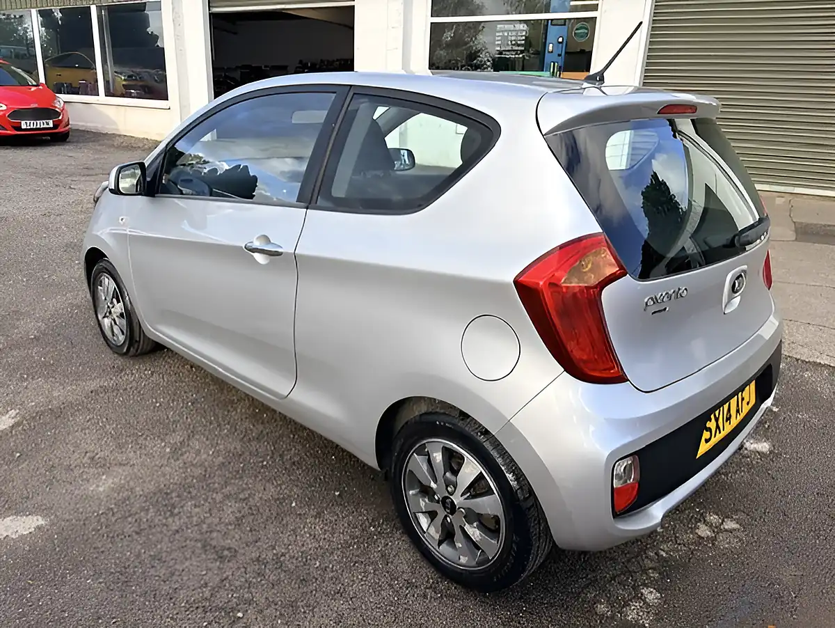 Used 2014 Kia Picanto City Silver - Interior and Exterior details 8