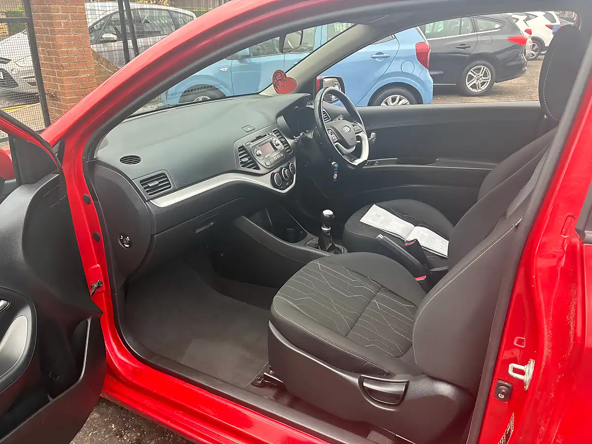 Used 2014 Kia Picanto VR7 Red - Interior and Exterior details 16