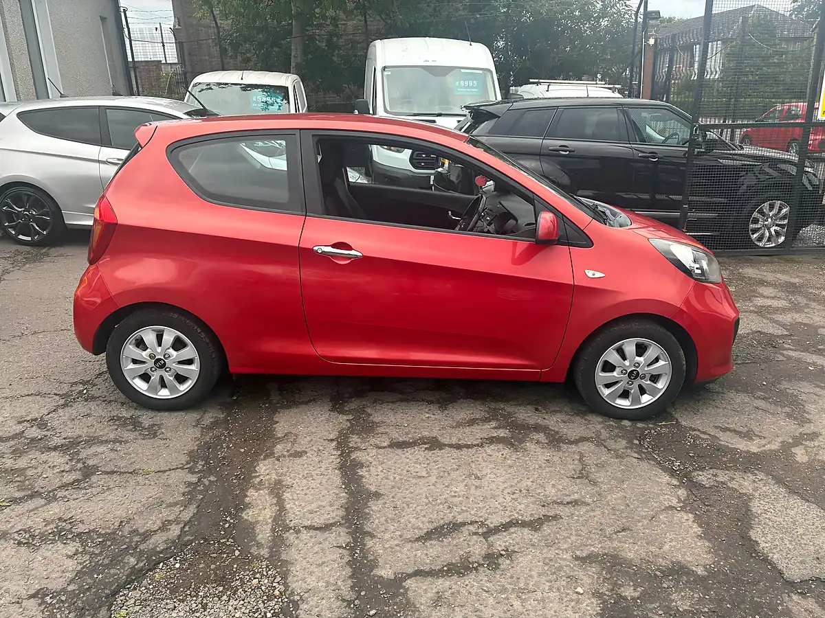 Used 2014 Kia Picanto VR7 Red - Interior and Exterior details 2