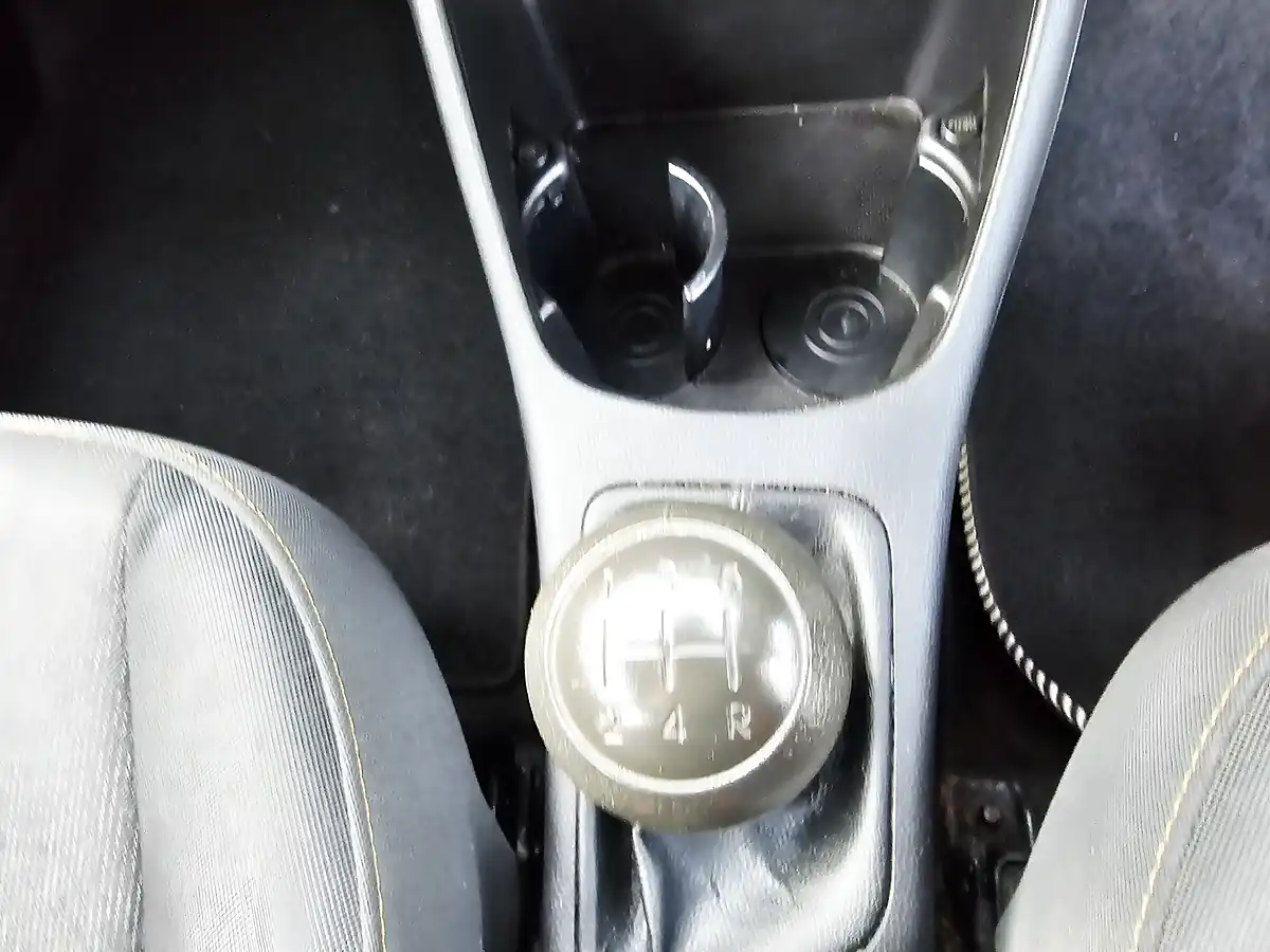 Used 2014 Kia Picanto White - Interior and Exterior details 10