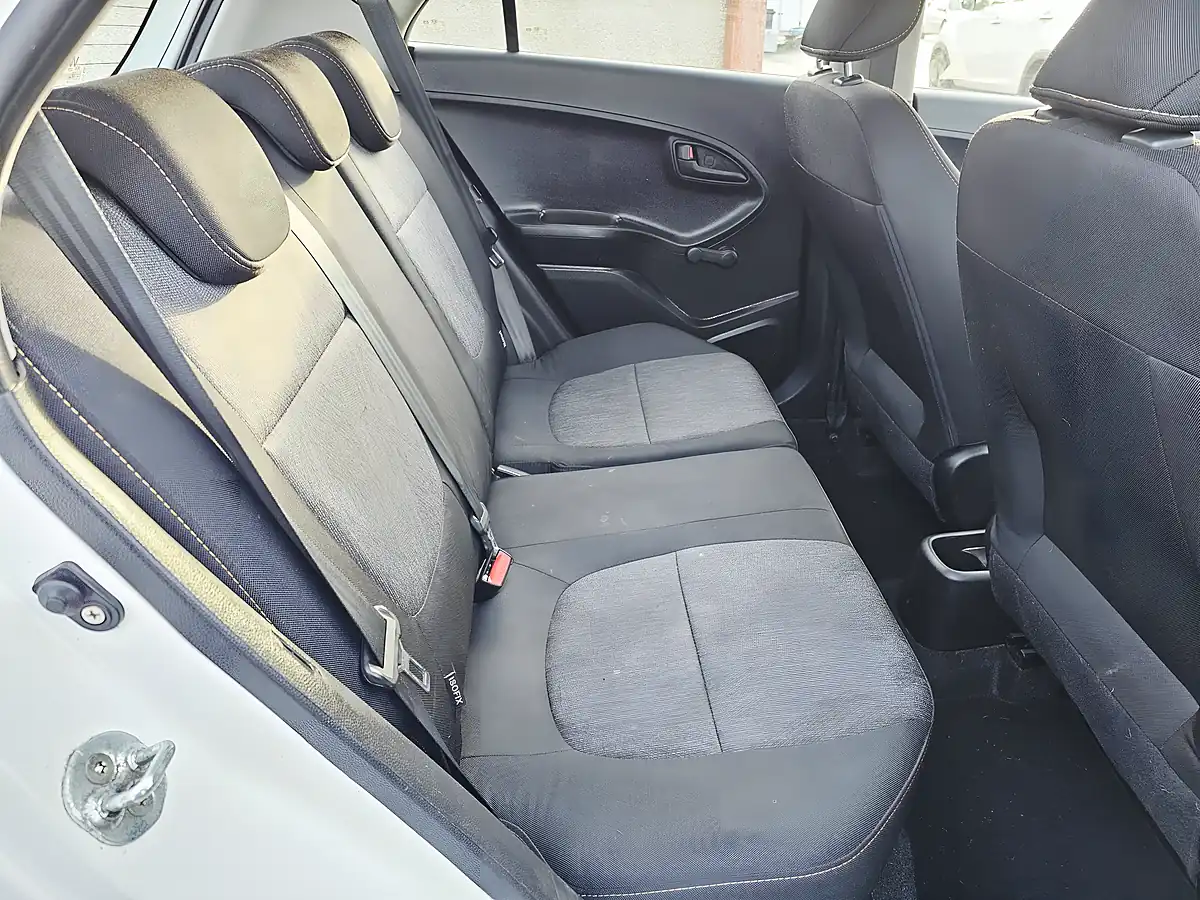 Used 2014 Kia Picanto White - Interior and Exterior details 8