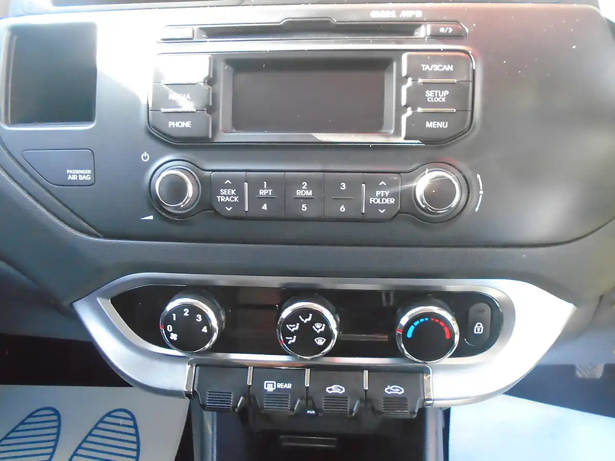 Used 2014 Kia Rio 1 White - Interior and Exterior details 10