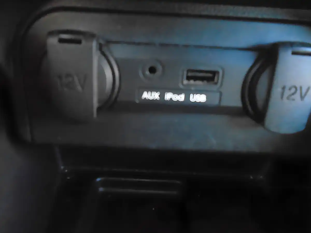 Used 2014 Kia Rio 1 White - Interior and Exterior details 11