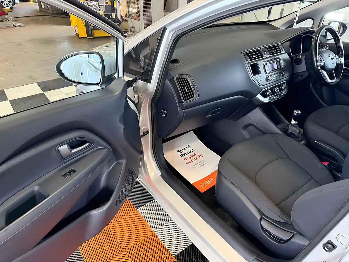 Used 2014 Kia Rio 2 Silver - Interior and Exterior details 11