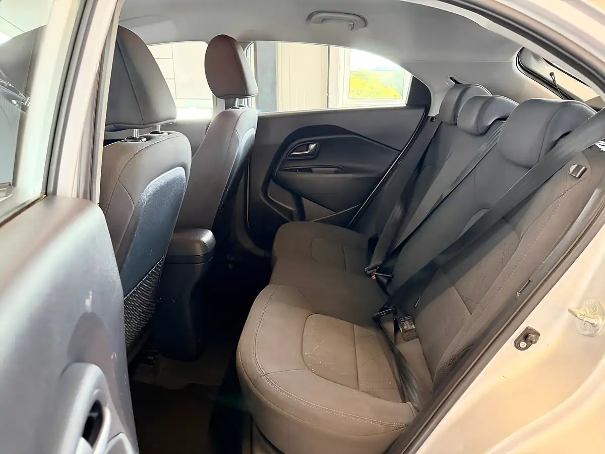 Used 2014 Kia Rio 2 Silver - Interior and Exterior details 19