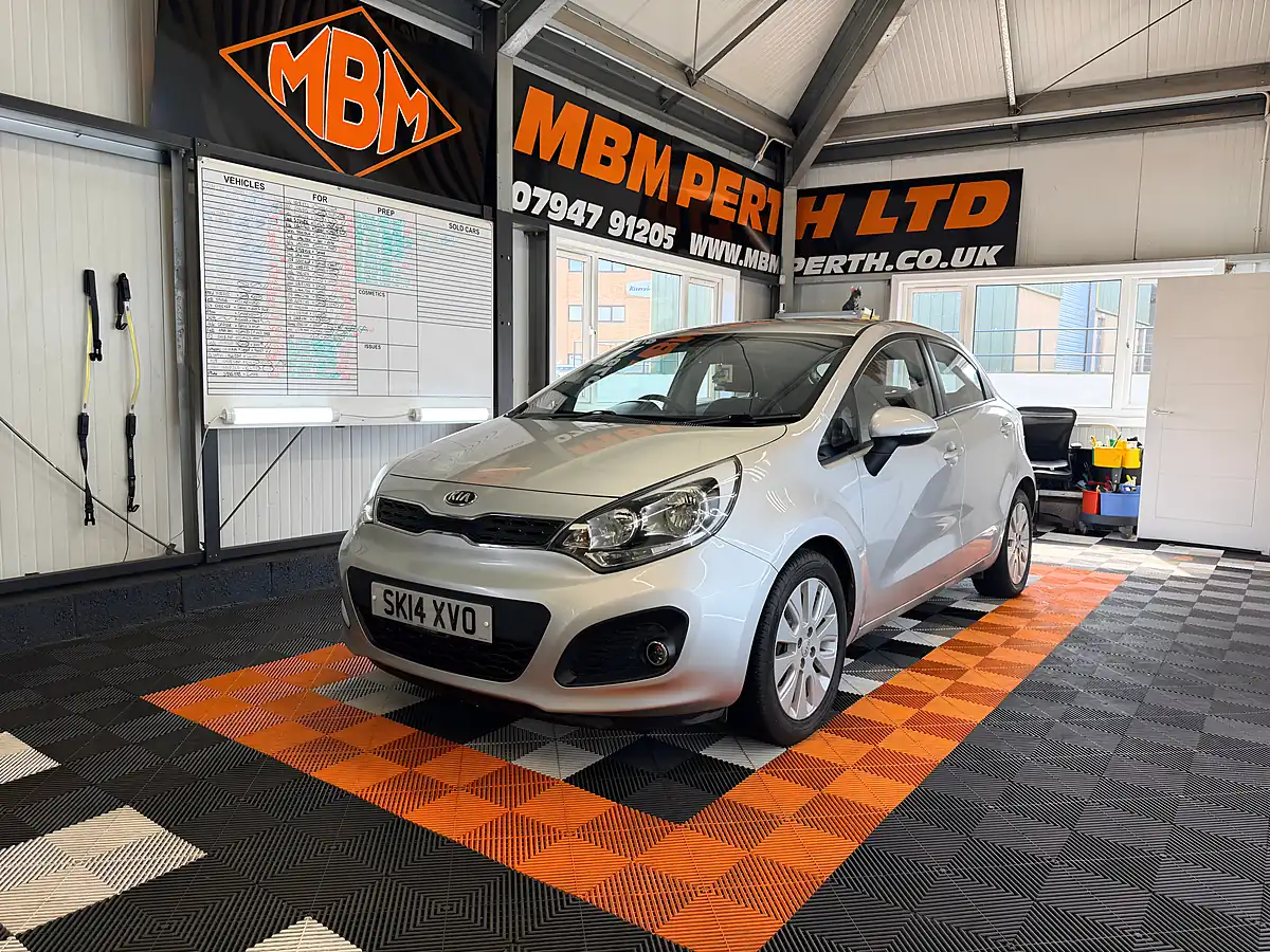 Used 2014 Kia Rio 2 Silver - Interior and Exterior details 3