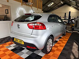 Used 2014 Kia Rio 2 Silver - Interior and Exterior details 4
