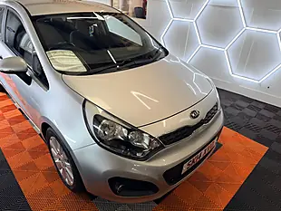 Used 2014 Kia Rio 2 Silver - Interior and Exterior details 8