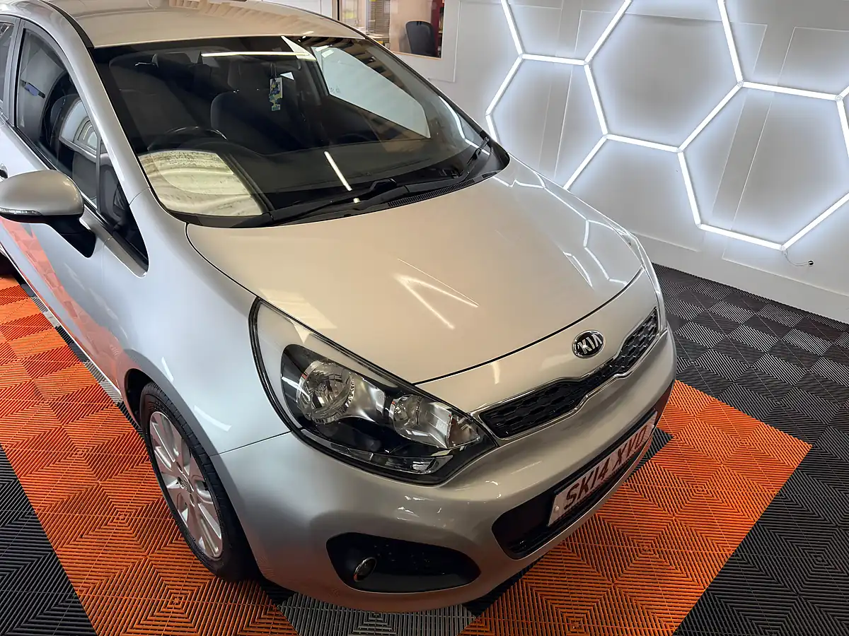 Used 2014 Kia Rio 2 Silver - Interior and Exterior details 8