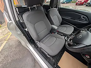 Used 2014 Kia Rio 2 Silver - Interior and Exterior details 10