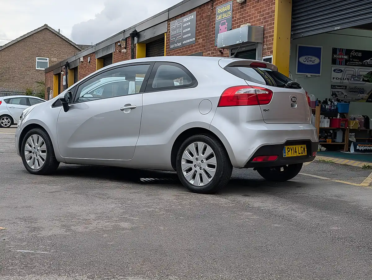 Used 2014 Kia Rio 2 Silver - Interior and Exterior details 3