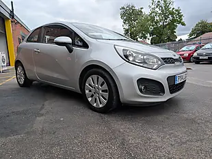 Used 2014 Kia Rio 2 Silver - Interior and Exterior details 5