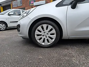 Used 2014 Kia Rio 2 Silver - Interior and Exterior details 6
