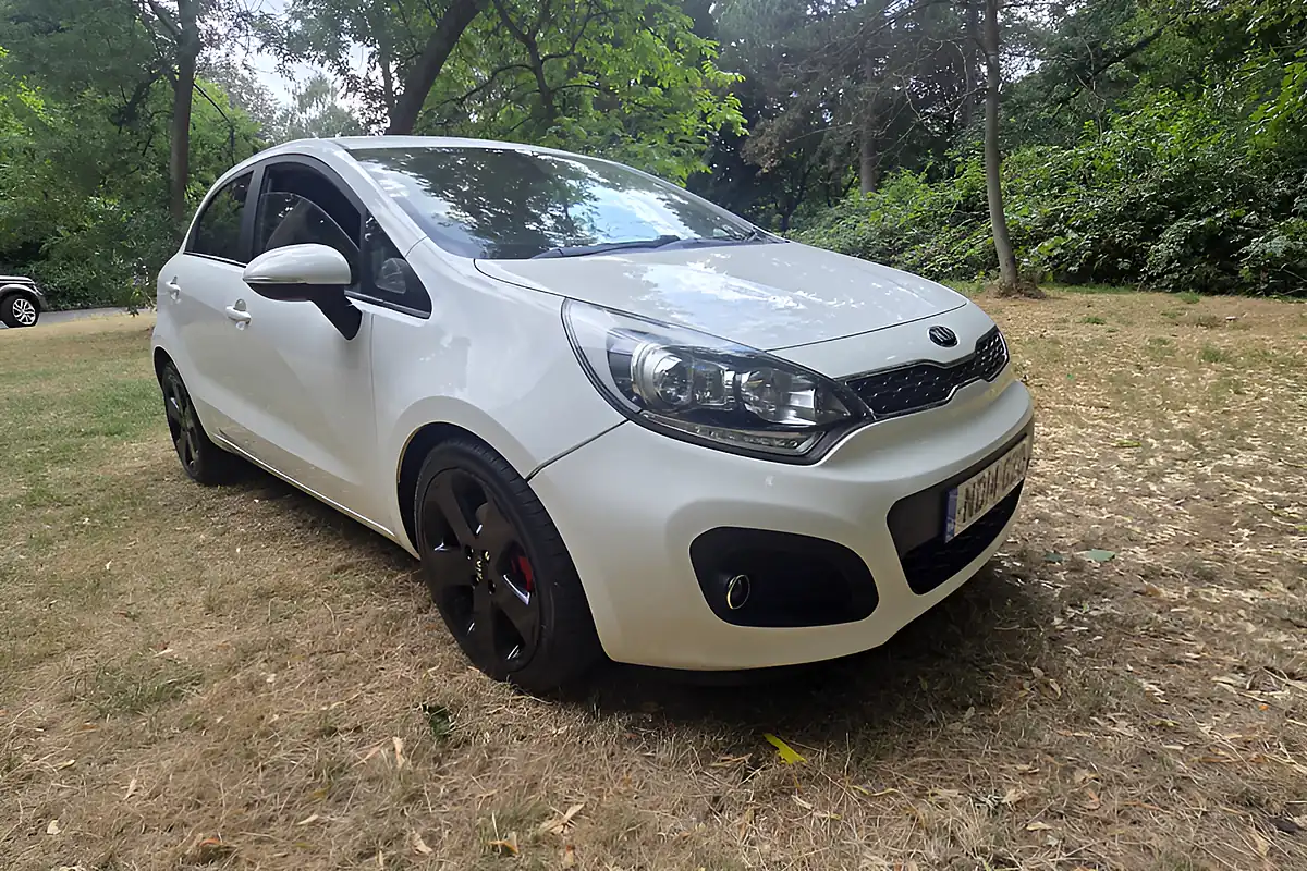 Used 2014 Kia Rio 3 White - Interior and Exterior details 10