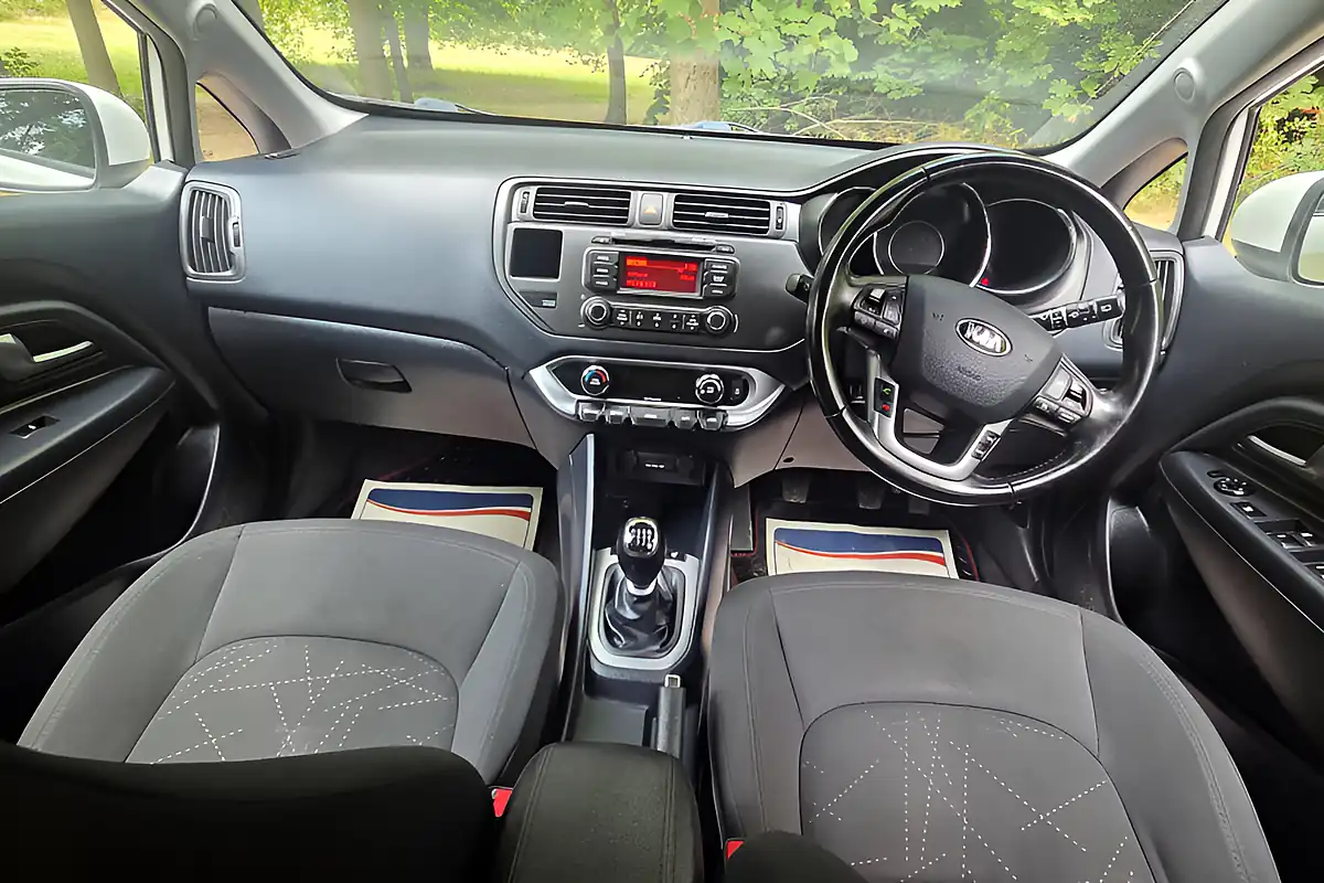 Used 2014 Kia Rio 3 White - Interior and Exterior details 11