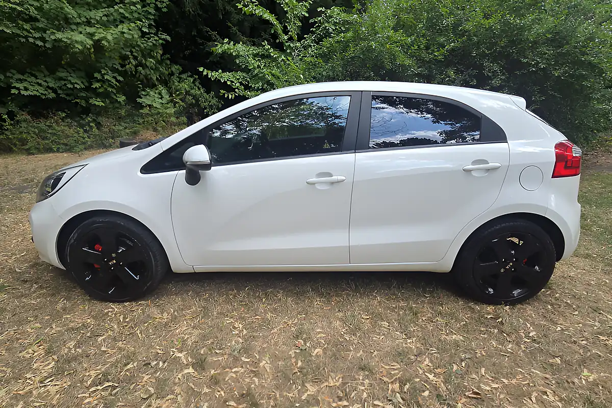 Used 2014 Kia Rio 3 White - Interior and Exterior details 3