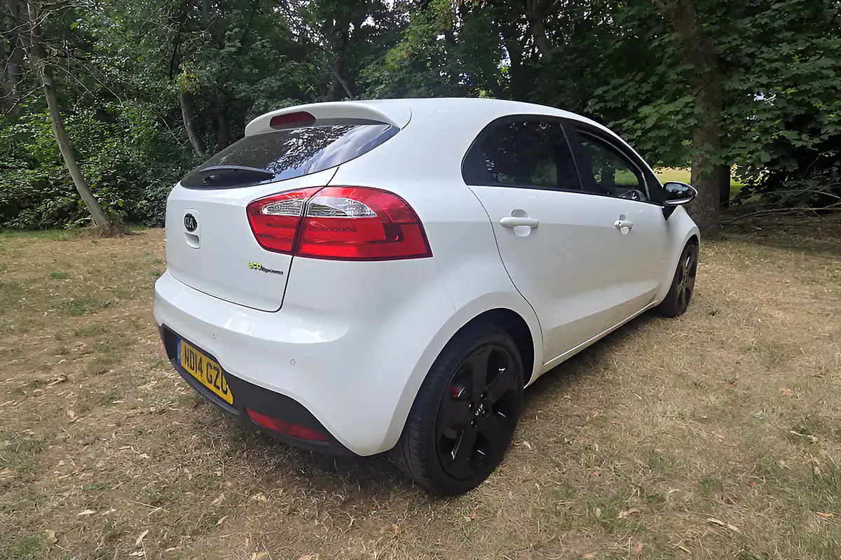 Used 2014 Kia Rio 3 White - Interior and Exterior details 5