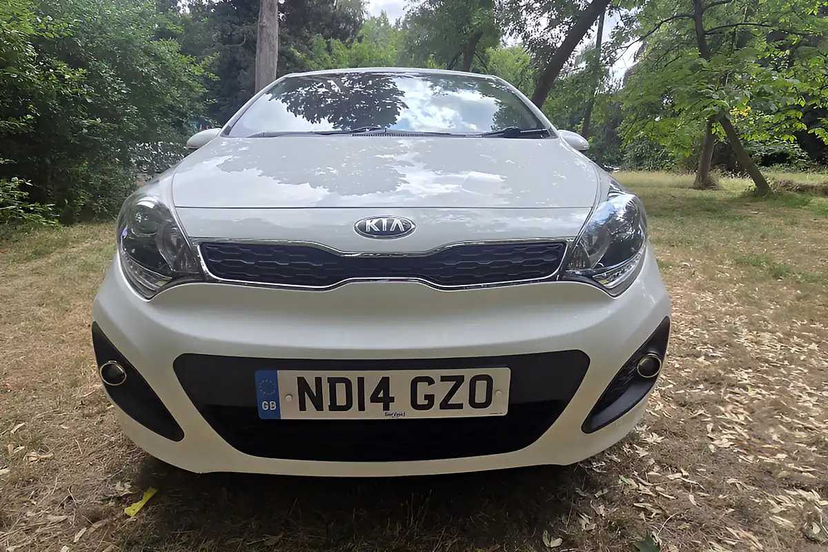 Used 2014 Kia Rio 3 White - Interior and Exterior details 9