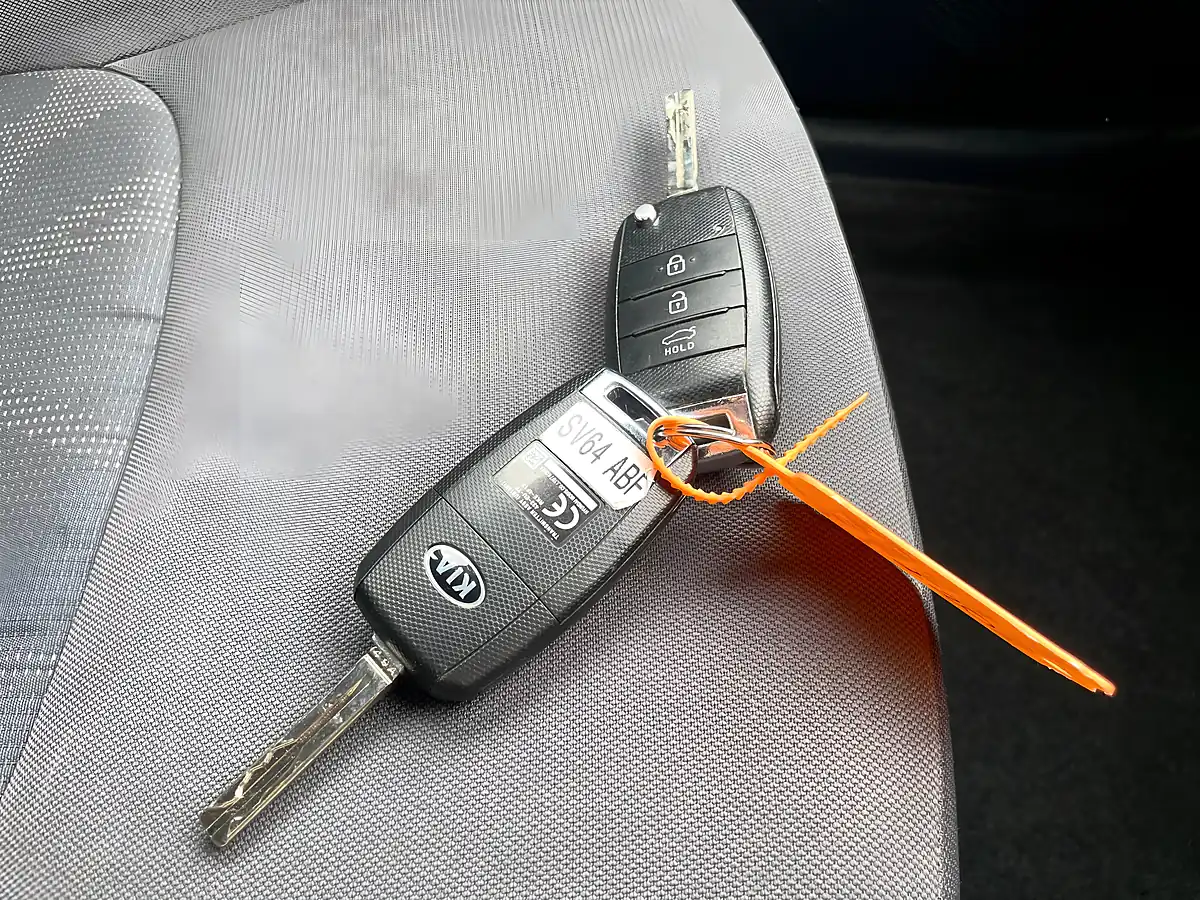 Used 2014 Kia Rio Ecodynamics 1 Air Black - Interior and Exterior details 19