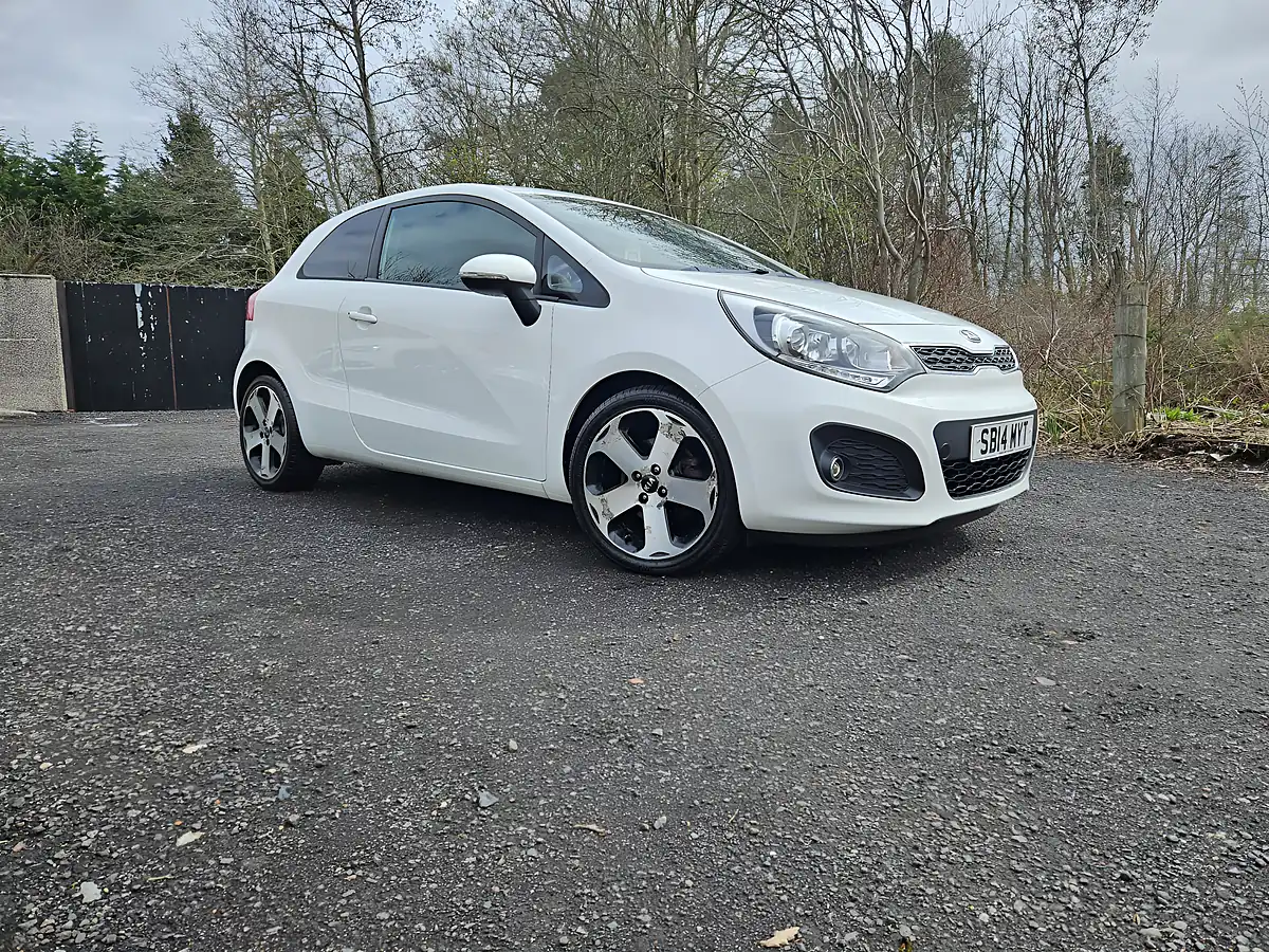 Used 2014 Kia Rio Ecodynamics 3 White - Interior and Exterior details 11