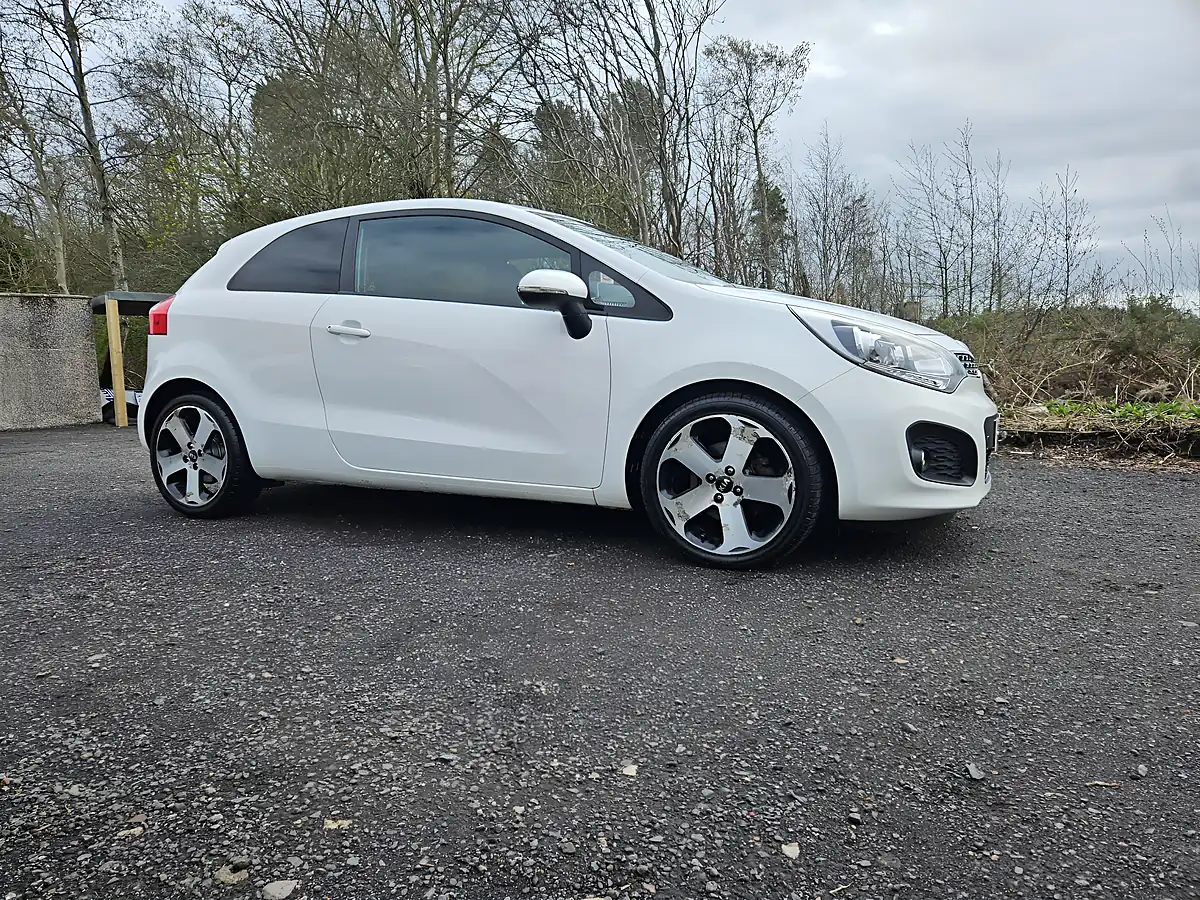 Used 2014 Kia Rio Ecodynamics 3 White - Interior and Exterior details 13