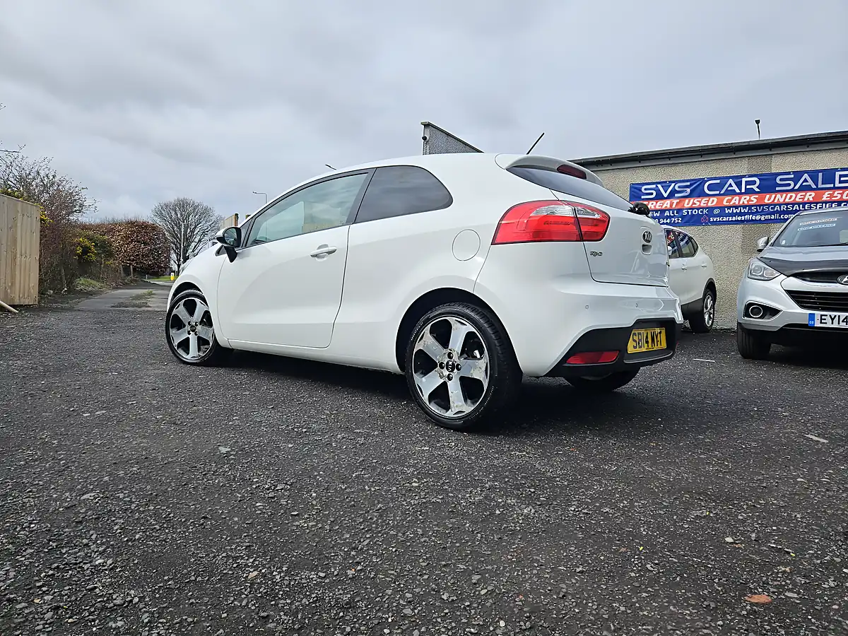 Used 2014 Kia Rio Ecodynamics 3 White - Interior and Exterior details 3
