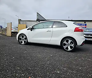 Used 2014 Kia Rio Ecodynamics 3 White - Interior and Exterior details 4