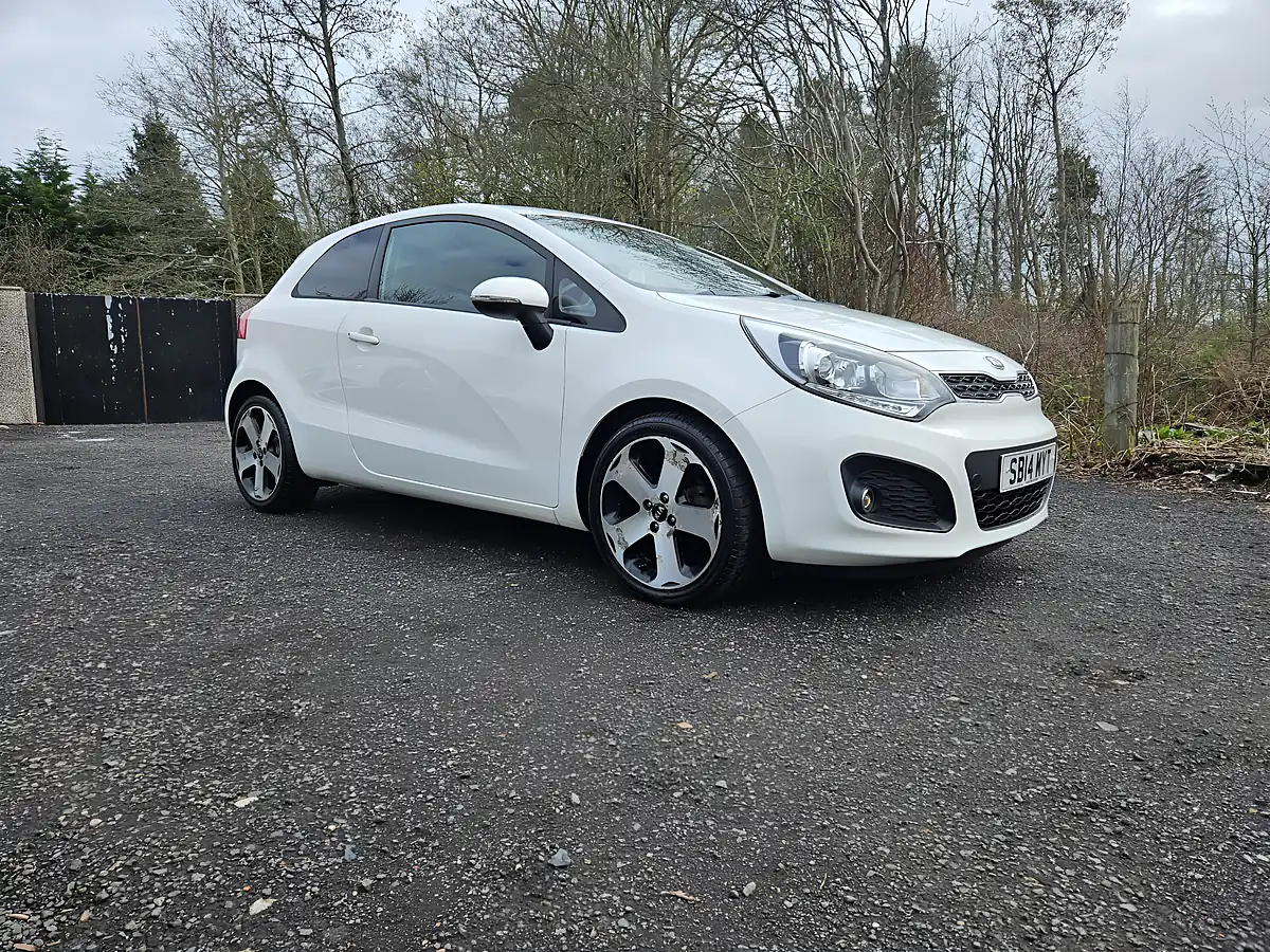 Used 2014 Kia Rio Ecodynamics 3 White - Interior and Exterior details 8